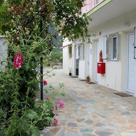 Rentoulia Apartments Poulithra Luaran gambar