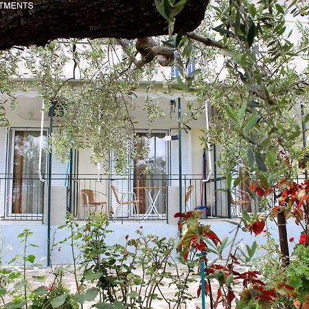 Rentoulia Apartments Poulithra Luaran gambar